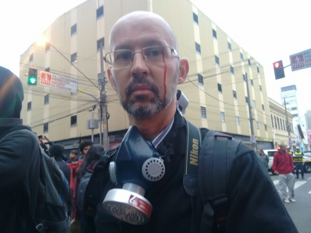 Repórter do DCM Mauro Donato é agredido pela PM em reintegração de posse