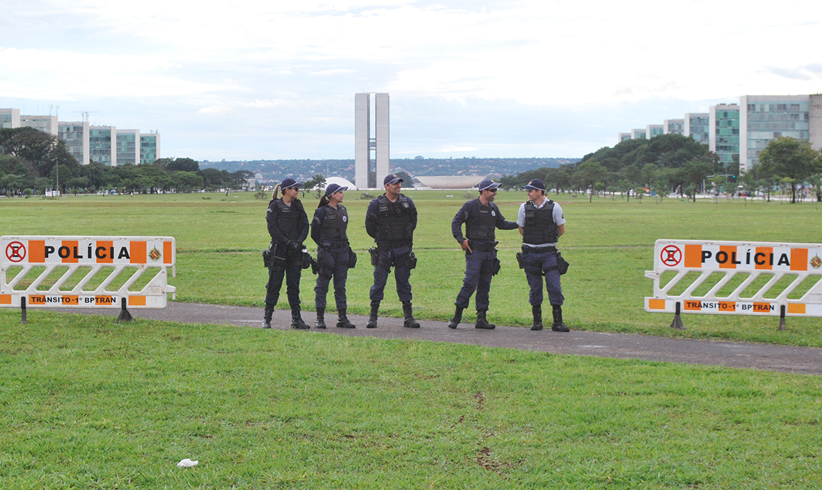 Recepção em Brasília - 13/12/2016 - Protesto contra a #PECdoFimDoMundo