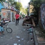 Favela escondida no meio de prédios de luxo é removida sem que ninguém perceba
