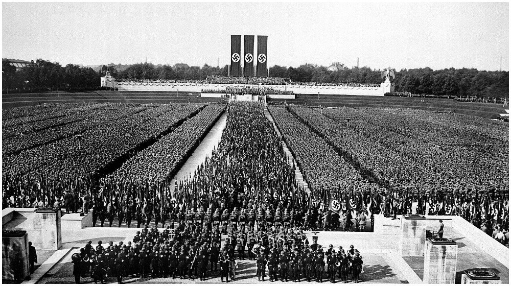 retrato nazista: Fotograma do filme "O Triunfo da Vontade", de Leni Riefenstahl, 1935