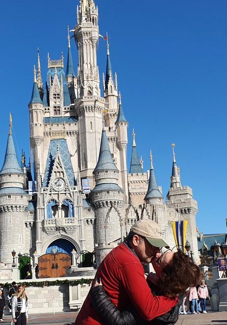 Destino da fuga de Weintraub: EUA, que ele visitou no final de 2019. No twitter, o fujão publicou foto em que beija a mulher diante do Castelo da Cinderela, no coração do Magic Kingdom