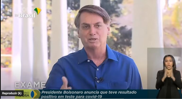 Bolsonaro tirou a máscara durante entrevista em que anunciou que pegou a Covid-19: ele tem os melhores hospitais às disposição
