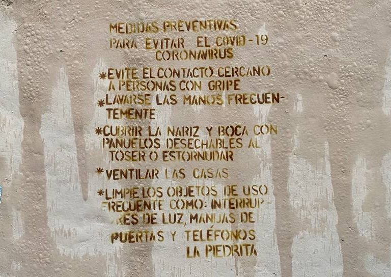Instrução em muro da comunidade La Piedrita, no bairro 23 de Enero, próximo ao Quartel da Montanha (mais conhecido como 4F), em Caracas.