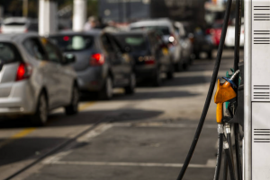 Privatização: para aumentar lucro de especuladores, mais aumento de preço da gasolina