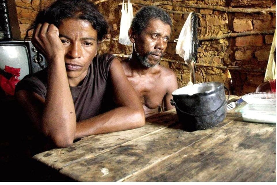 O desespero, a fome e a miséria atingem a população pobre e Bolsonaro não está nem aí