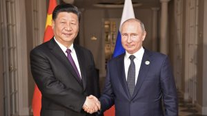 O líder da China, Xi Jinping (esq.), e o da Rússia, Vladimir Putin (dir.)