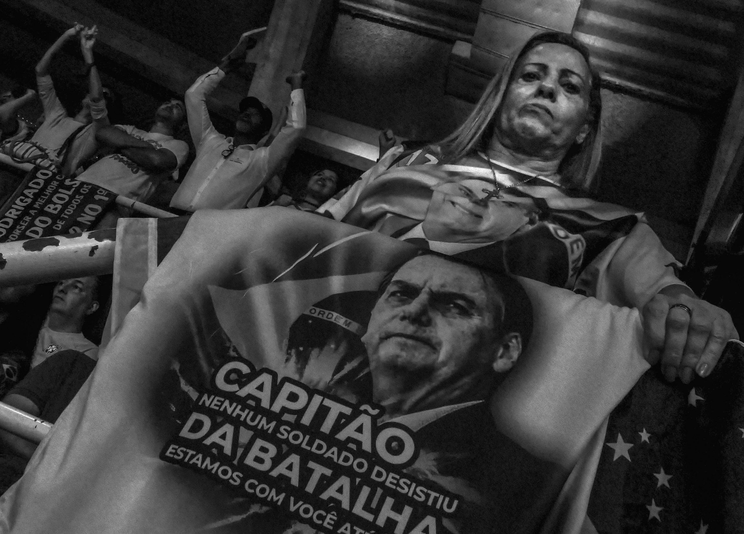 Mulher pró-Bolsonaro: até Michelle teve de entrar no jogo pra virar os votos femininos