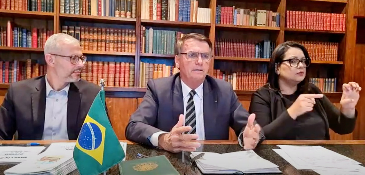 Bolsonaro em transmissão ao vivo em outubro de 2021 - Foto: Reprodução