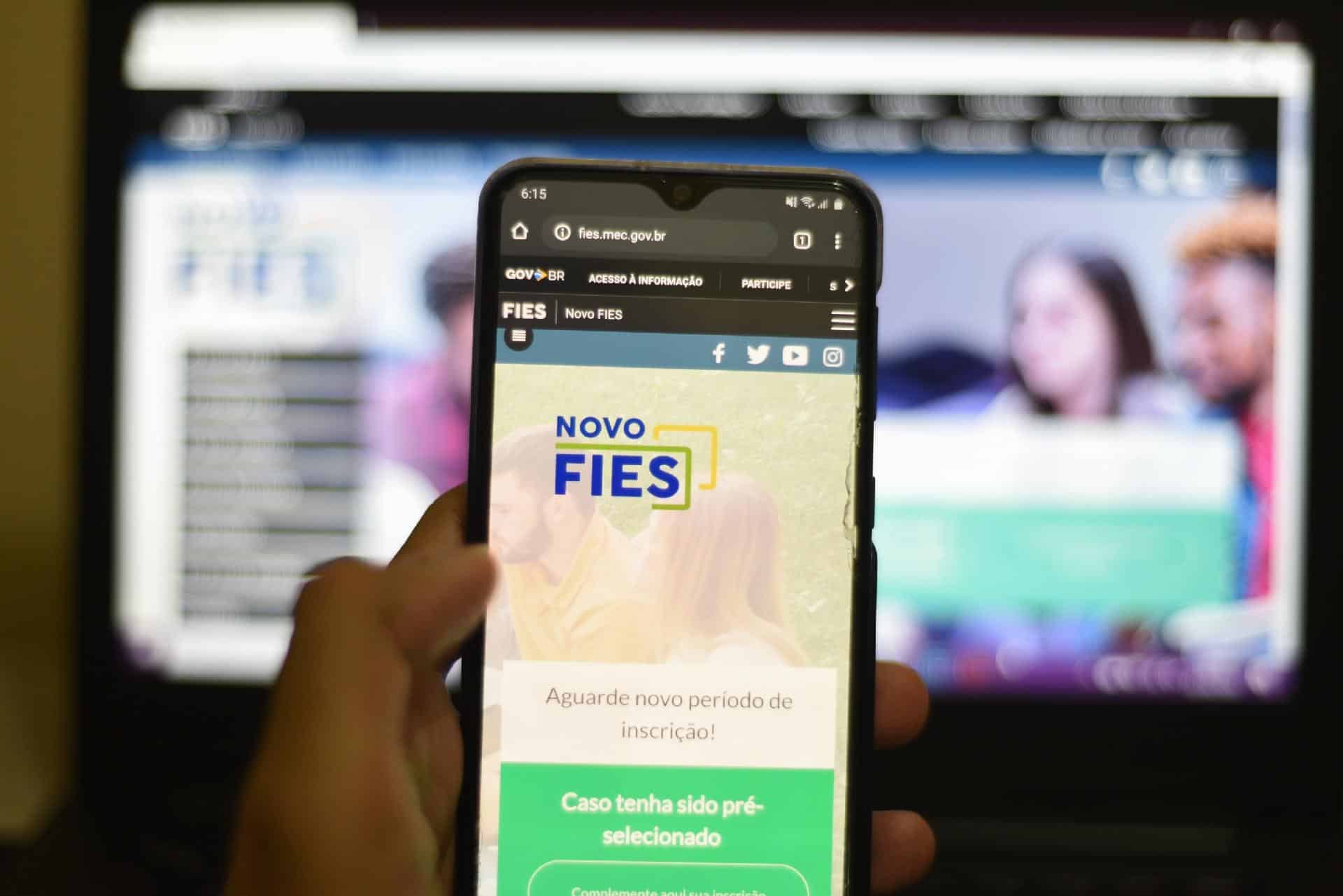 Caixa lança aplicativo para auxiliar renegociação de dívidas do FIES. Imagem/Divulgação: FIES