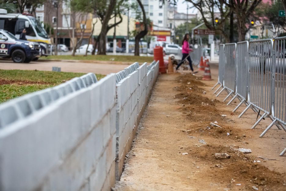 Muro que está sendo construído nos arredores da Praça Princesa Isabel. Foto/Reprodução: Taba Benedicto/Estadão