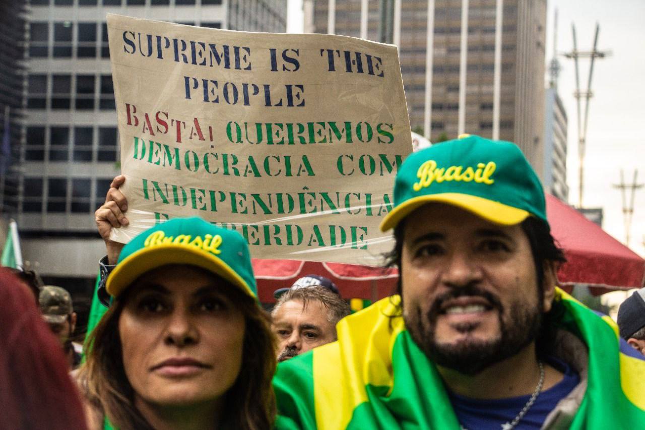 "Supremo é o povo": Comício na Paulista (Fotos: Emanuela Godoy)