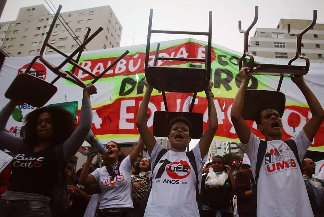 Estudantes manifestam contra os cortes da educação do governo Bolsonaro em 2019 - Foto: Emanuela Godoy/ Jornalistas Livres