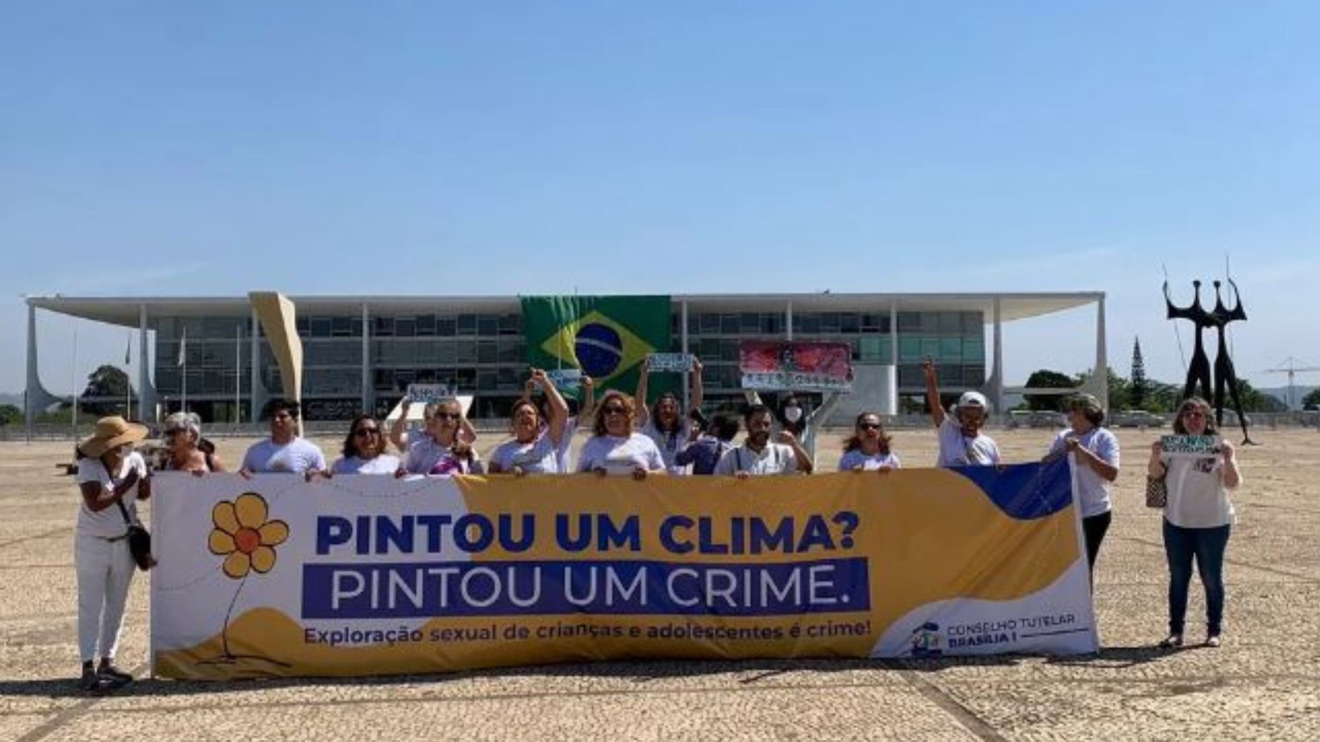 Ato em Brasília contra a fala de Bolsonaro. Foto/Reprodução: Brenda Ortiz/G1