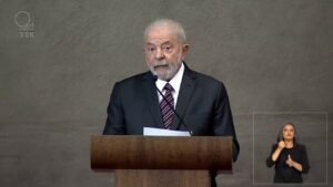 Presidente Lula em discurso durante a sua diplomação